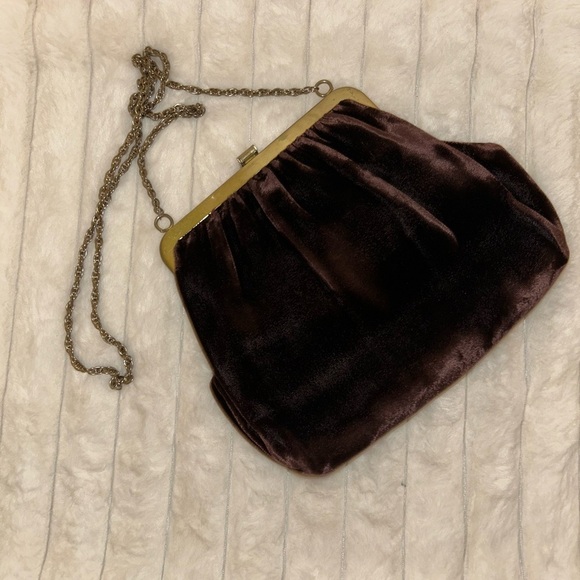 Vintage 1940's Harry Levine Brown Velvet Clutch with Gold Accents - Picture 6 of 10